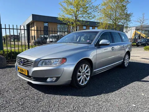 Volvo V70 2.0 T5 Kinetic | LEDER | TOP ONDERHOUDEN !