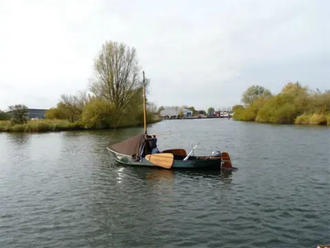 ZALMSCHOUW TE KOOP Z.G.A.N.