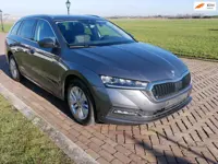 Skoda Octavia Combi 2.0 TDI DSG 85kW COMBI CLIMA NAVI CAMERA ** 12599 NETTO **