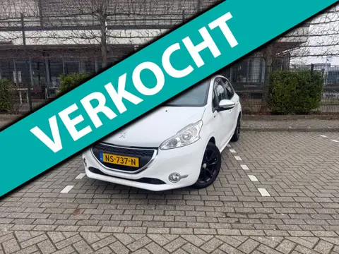 Peugeot 208 1.2 VTI AIRCO CRUISE CONTROL APK STOELVERWARMING ZWARTE VELGEN BLACK EDITION