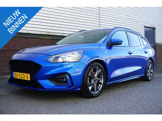 Ford Focus Wagon 1.0 EcoB. ST-Line | WINTERPACK| CAMERA| ALLSEASON!