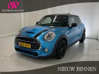 Mini Mini 2.0 Cooper S Chili Serious Business Panoramadak 17 inch Navigatie