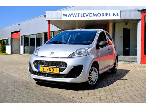 Peugeot 107 1.0 Access Accent 5-drs *42.418km!* Airco