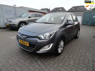 Hyundai I20 1.2i i-Deal (KM 117268 NAP AIRCO) NIEUWSTAAT