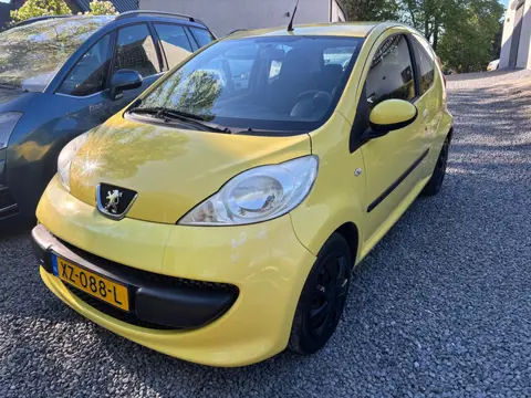 Peugeot 107 1.0-12V XR 1 JAAR APK WERKENDE AIRCO