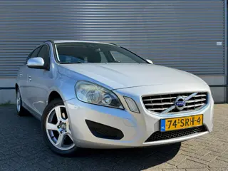 Volvo V60 2.0 D3 R-Design