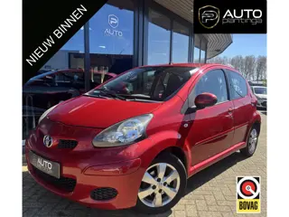 Toyota Aygo 1.0-12V Aspiration Red | Dealeronderhouden | Airco | Lichtmetalen Velgen | 2 Sleutels |