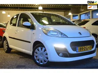 Peugeot 107 1.0 Active Facelift 5 drs Airco LED NL Auto NAP!