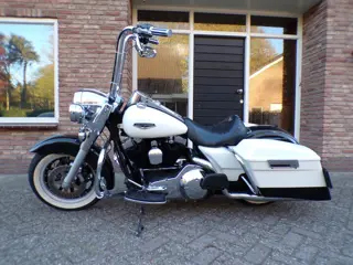 Harley Davidson Tour 88 FLHR Road King cast wheels