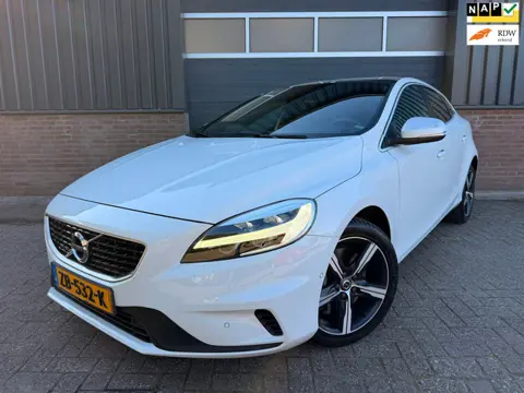 Volvo V40 1.5 T3 152PK Polar+ Sport Panoramadak / Keyless entry / Trekhaak