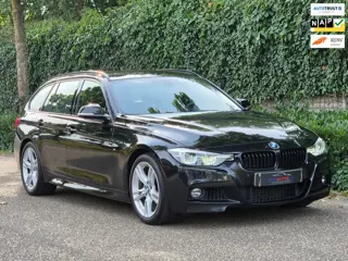 BMW 3-serie Touring M Sport INCL BTW Apple CarPlay Trekhaak Zwart LED Evo GR Navi 2e eigenaar Breeds