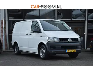 Volkswagen Transporter 2.0 TDI L2H1 Highline Carplay Trekhaak Cruise Navi