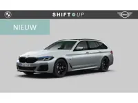 BMW 5-serie Touring 530e M-Sport | Panoramadak | Head Up | Comfort Zetels
