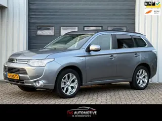 Mitsubishi Outlander 2.0 PHEV Instyle SCHUIFDAK/NAVI/LEER