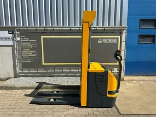 VS-22845 Elektrische stapelaar Jungheinrich