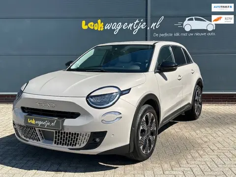 Fiat 600 1.2 Hybrid La Prima Autom. *cappuccino *alle opties