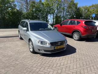 Volvo V70 1.6 T4 Nordic+ AUTOMAAT TREKHAAK LEER STOELVERWARMING