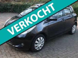 Toyota Yaris 1.3 VVTi Sol airco 5 deurs zwart nwe APK