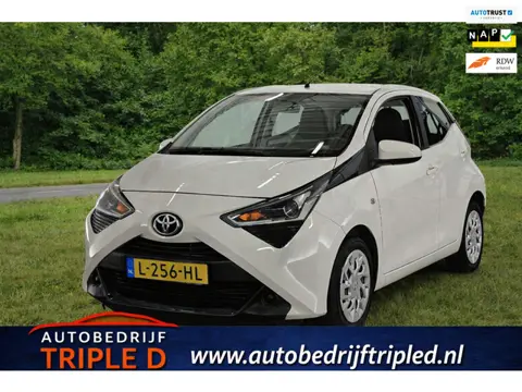Toyota Aygo 1.0 VVT-i x-play