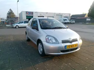 TOYOTA YARIS 1.3-16V VVT-I SOL SP