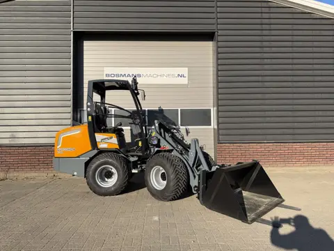 Giant G2700 X-TRA HD+ shovel / kniklader NIEUW budget