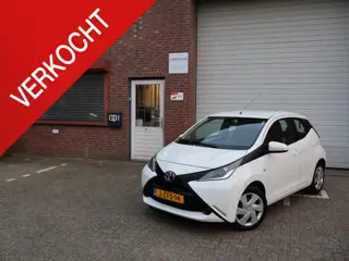 Toyota Aygo 1.0 VVT-i x-play 2e eigenaar NAP Camera Cruise Airco Dealer 01-27 APK