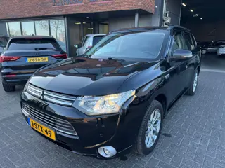 Mitsubishi Outlander 2.0 PHEV Instyle SCHUIFDAK LEDER TREKHAAK CAMERA ORIG NL NAP