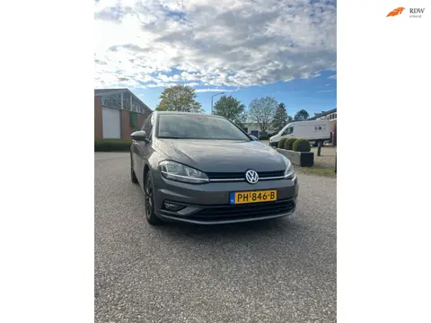 Volkswagen Golf 1.6 TDI Highline Business R | DSG