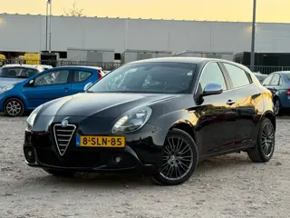 Alfa Romeo Giulietta 1.4 T Distinctive/ AUTOMAAT