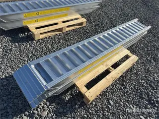6 Ton Aluminum Loading Ramps (Unused) (bj 2025)