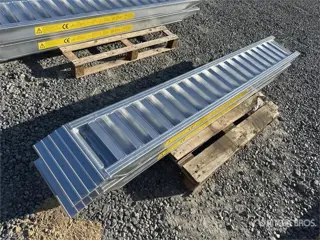 6 Ton Aluminum Loading Ramps (Unused) (bj 2025)