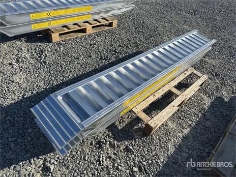 6 Ton Aluminum Loading Ramps (Unused) (bj 2025)