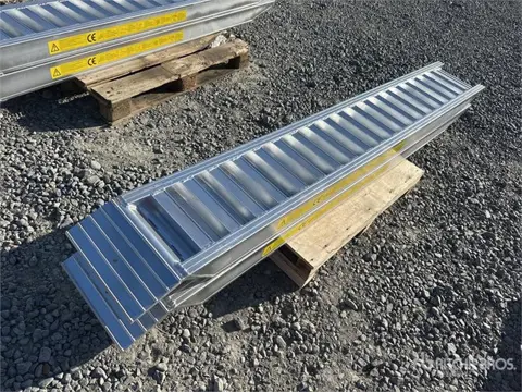 6 Ton Aluminum Loading Ramps (Unused) (bj 2025)