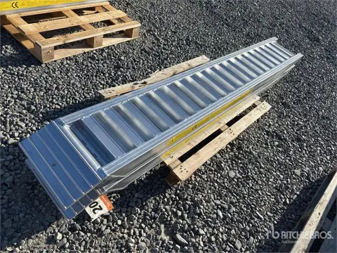 6 Ton Aluminum Loading Ramps (Unused) (bj 2025)