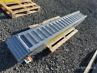 6 Ton Aluminum Loading Ramps (Unused) (bj 2025)