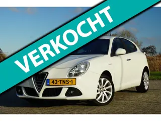 Alfa Romeo Giulietta 1.4 T Distinctive | Bianco Divino | Clima/Cruise/LMV/Bluetooth/LED - Keurig!