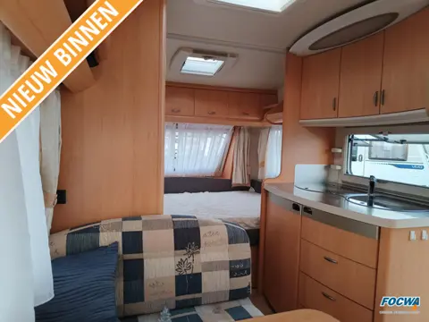 Hobby De Luxe 400 SF Dwarsbed Zit Toilet Tent