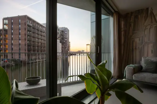 Woning aan de Conny Stuartstraat te Amsterdam