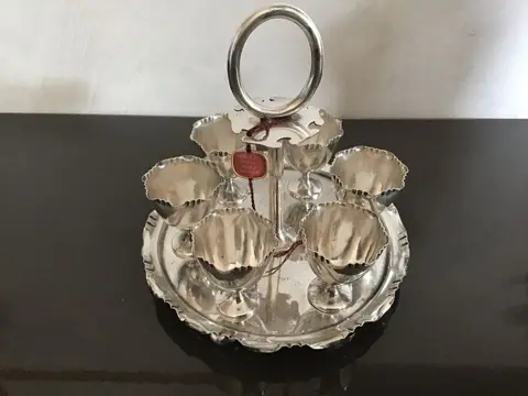 Verfijnde eierhouderset - Verzilverd