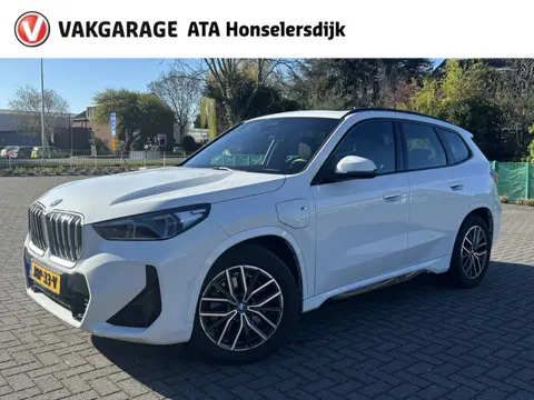 BMW X1 XDrive30e M-Sport | Glazen Panoramadak | Stoelverwarming | Trekhaak |