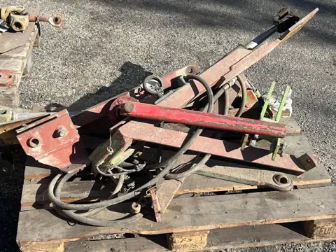 Losse hydraulische hef voor een spitmachine