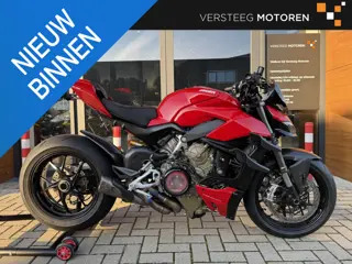 Ducati Streetfighter V4 Akra#veel Carbon#1ste eig#NL motor