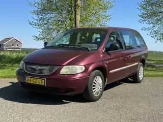 Chrysler Grand Voyager 2.4i SE Luxe Rolstoel bus * apk 12-2026