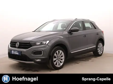 Volkswagen T-Roc 1.5 TSI Sport | Trekhaak | Camera | Adaptive Cruise | Stoel-/Stuurverwarming | Digi