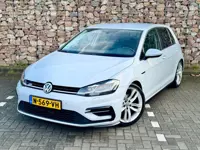 Volkswagen Golf 1.5 TSI Highline Business R-LINE
