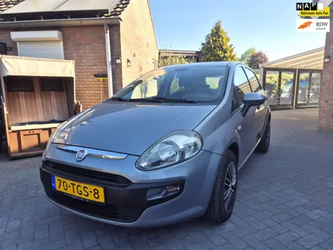Fiat Punto Evo 1.4 Natural Power Active 5 Drs Airco ( Auto loopt niet lekker )