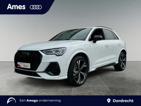 Audi Q3 45 245pk TFSI e S edition Parkeersensoren voor en achter | Adaptive cruise control | MMI nav