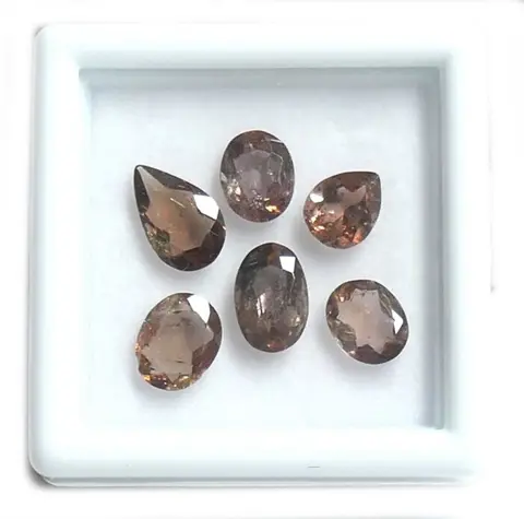 6 pcsAxiniet - geen minimumprijs - 3.55 ct