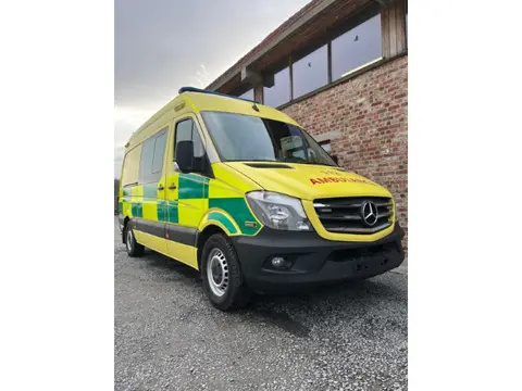 Mercedes-Benz 316 CDI Diesel L2H2 Ambulance (bj 2018)