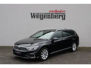 Volkswagen Passat Variant 1.4 TSI PHEV GTE Massage Trekhaak 360 LED